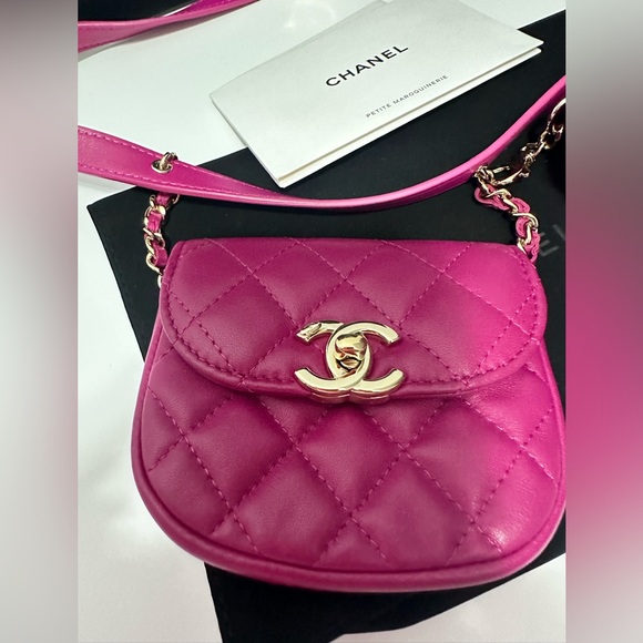 💗CHANEL belt with two mini bags worn once ‼️absolutely stunning rare - Picture 3 of 11